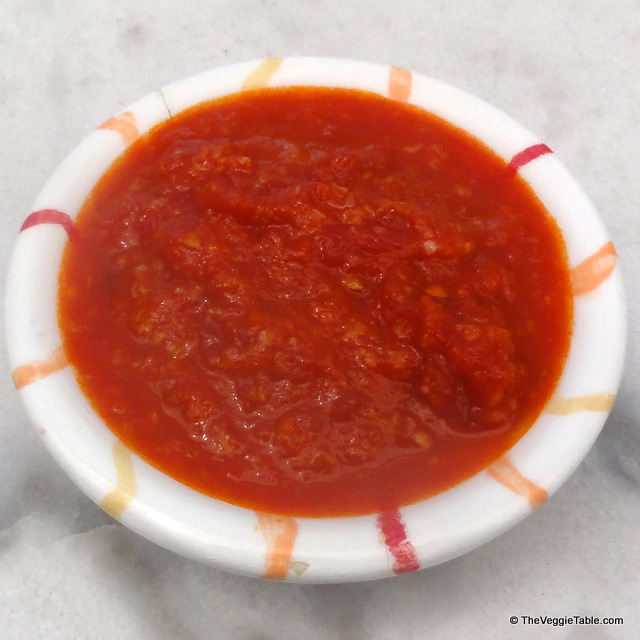 Tomato-garlic sauce